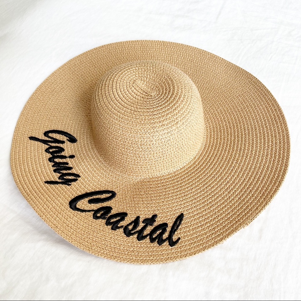 Magid GOING COASTAL Floppy Sun Hat Wide Brim Straw Sun Protection Beach Vacation